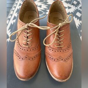 FRYE Maggie Oxford 8.5